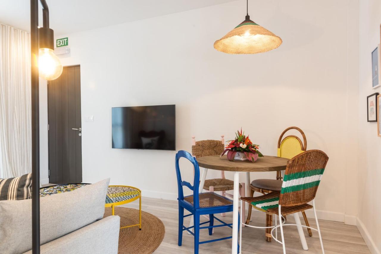 Dodo Square Residence Гранд Байе Екстериор снимка