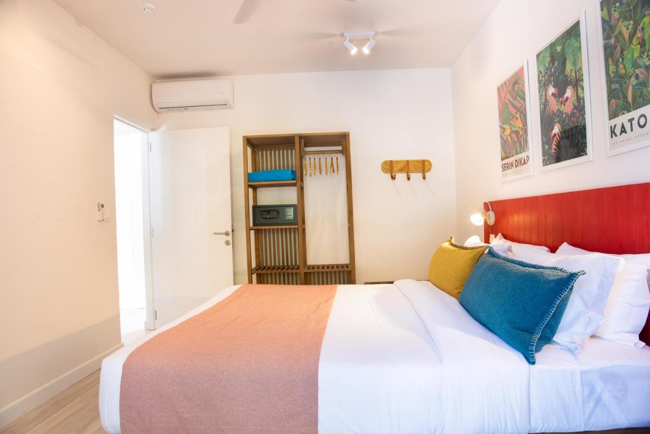 Dodo Square Residence Гранд Байе Екстериор снимка