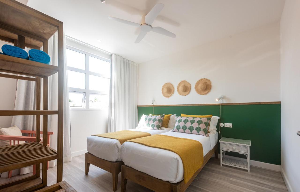 Dodo Square Residence Гранд Байе Екстериор снимка