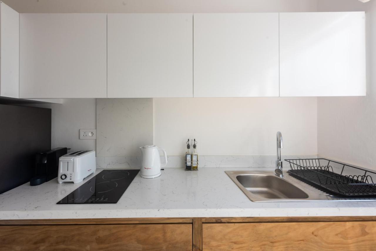 Dodo Square Residence Гранд Байе Екстериор снимка