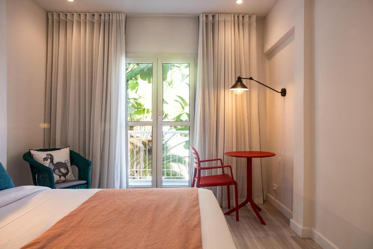 Dodo Square Residence Гранд Байе Екстериор снимка