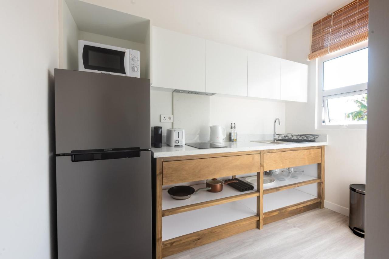 Dodo Square Residence Гранд Байе Екстериор снимка